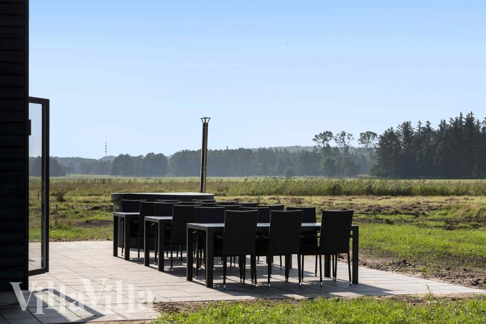 Das Luxusferienhaus Nr. 1014 hat eine tolle Terrasse, die mit hochwertigen Gartenmöbeln für 16 Personen ausgestattet ist.