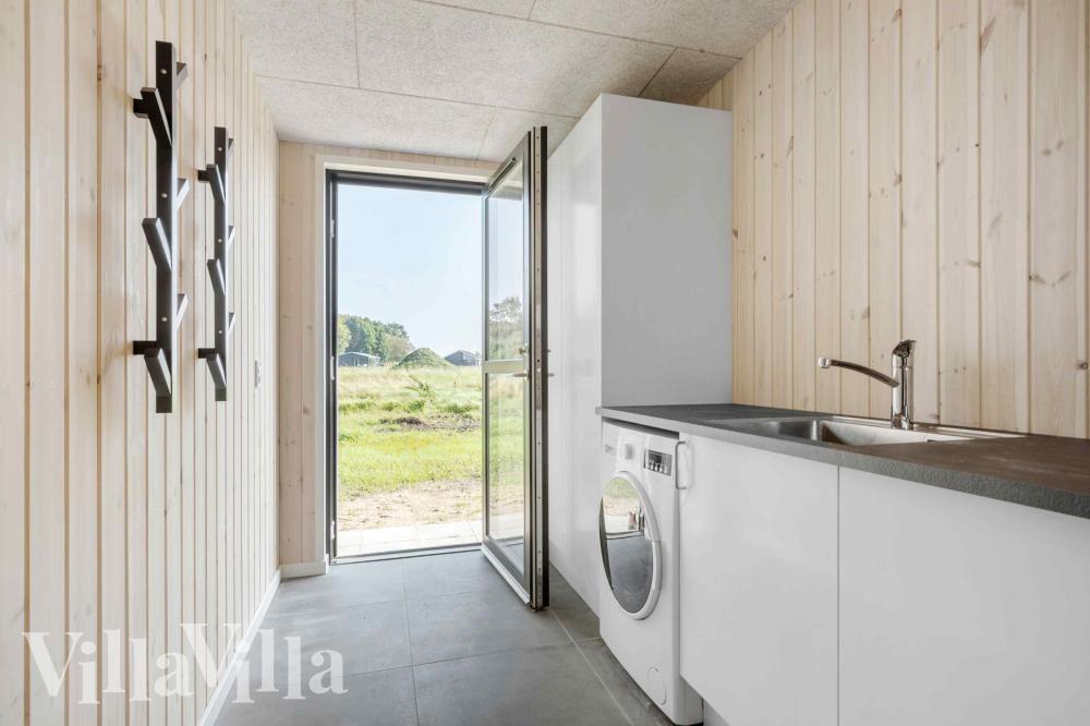Der geräumige Eingangsbereich im Luxusferienhaus Nr. 1014 in Ostjütland