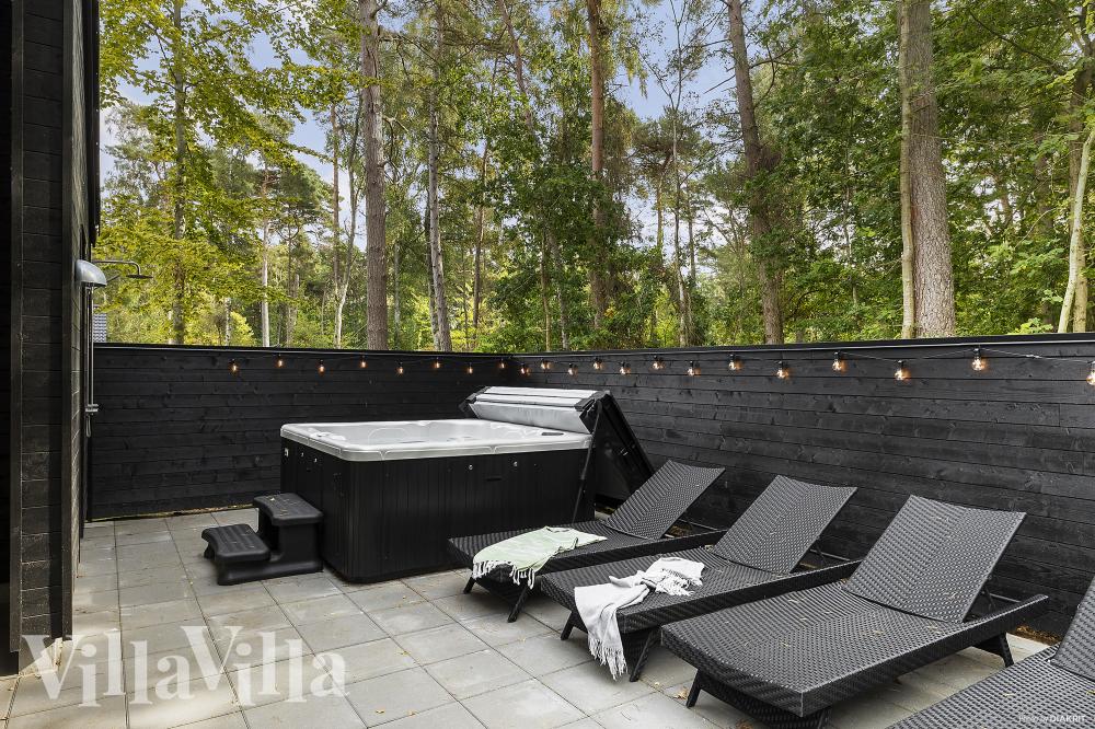 Das Luxusferienhaus Nr. 973 bietet u. a. einen tollen Whirlpool