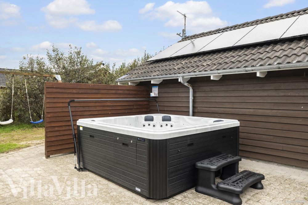 Das Luxusferienhaus Nr. 236 bietet u. a. einen tollen Whirlpool