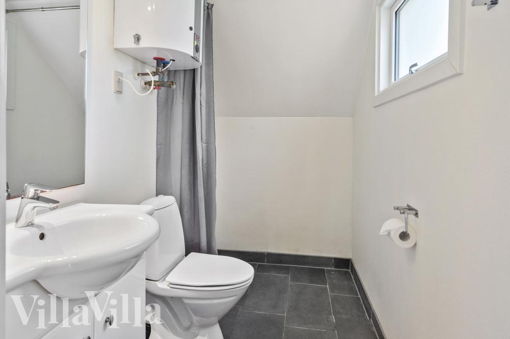 Im Luxusferienhaus Nr. 1016 für 14 Personen gibt es Bad mit Dusche.