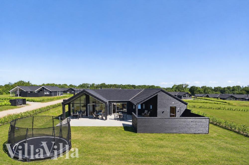 Dieses schöne Poolhaus Nr. 633 mit Platz für 18 Personen liegt in Südjütland