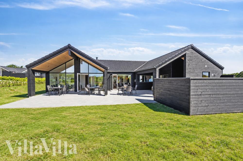 Große Terrasse am Luxusferienhaus Nr. 633 in Südjütland.