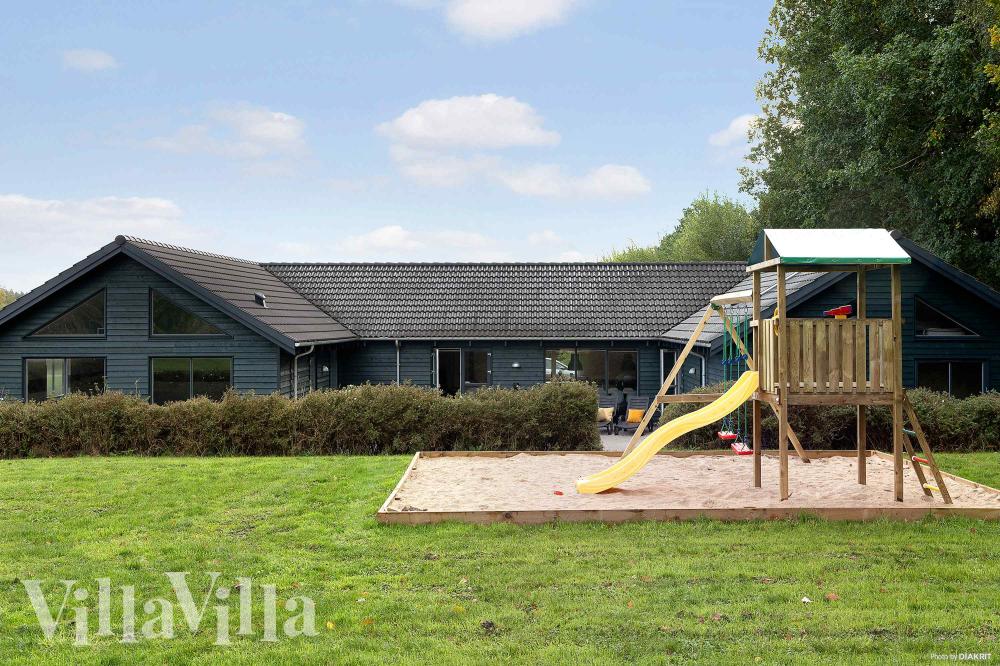 Dieses schöne Poolhaus Nr. 335 mit Platz für 24 Personen liegt in Ostjütland