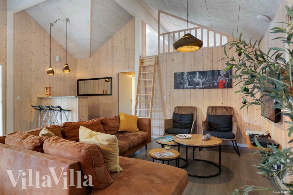 Das Luxusferienhaus 335 für 24 Personen hat einen großen Aktivitätsraum mit u. a. Billard und Darts