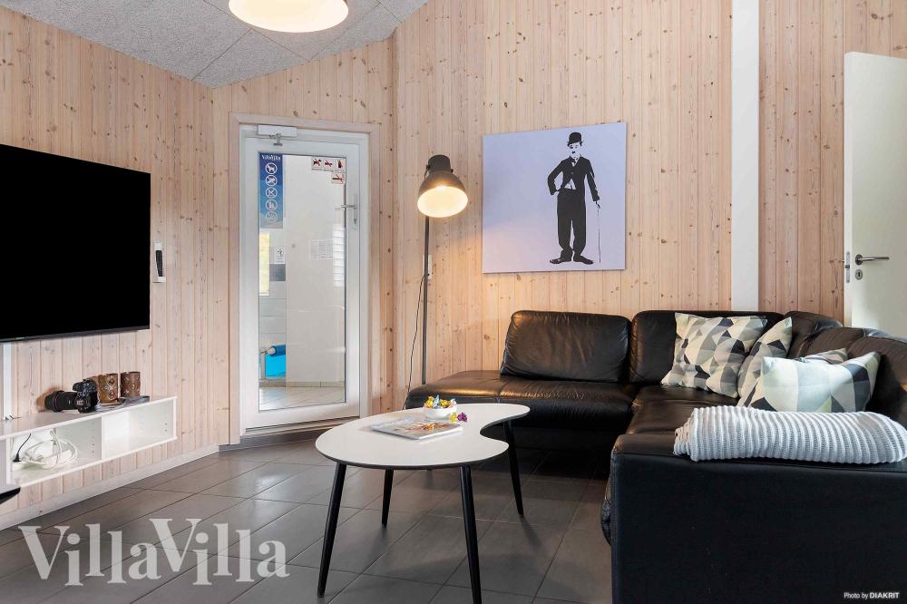 Aktivitätsraum im Luxusferienhaus Nr. 335 mit 9 Schlafzimmern und Platz für 24 Gäste.
