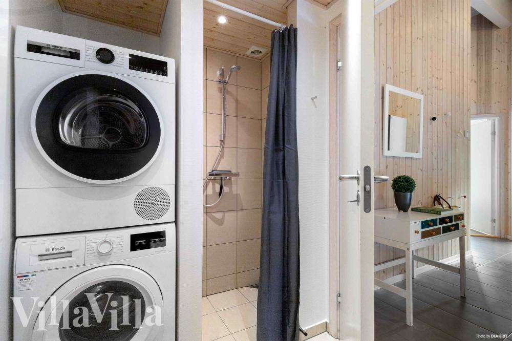 Eines der Badezimmer im Luxusferienhaus Nr. 335