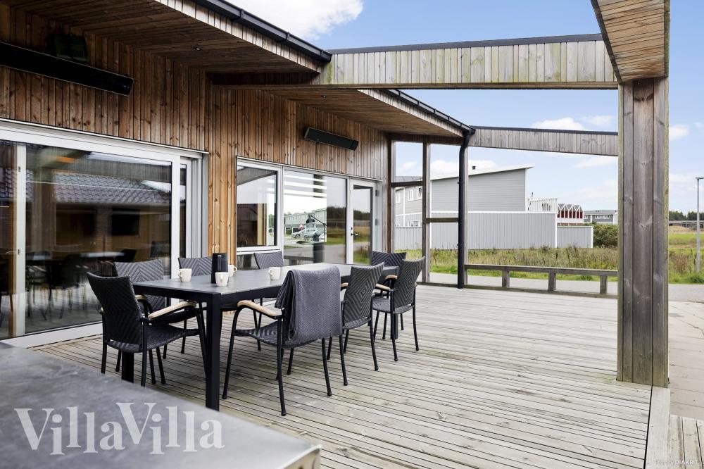 Genießen Sie einen Grillabend auf der Terrasse des Luxusferienhauses Nr. 1030 in Nordjütland
